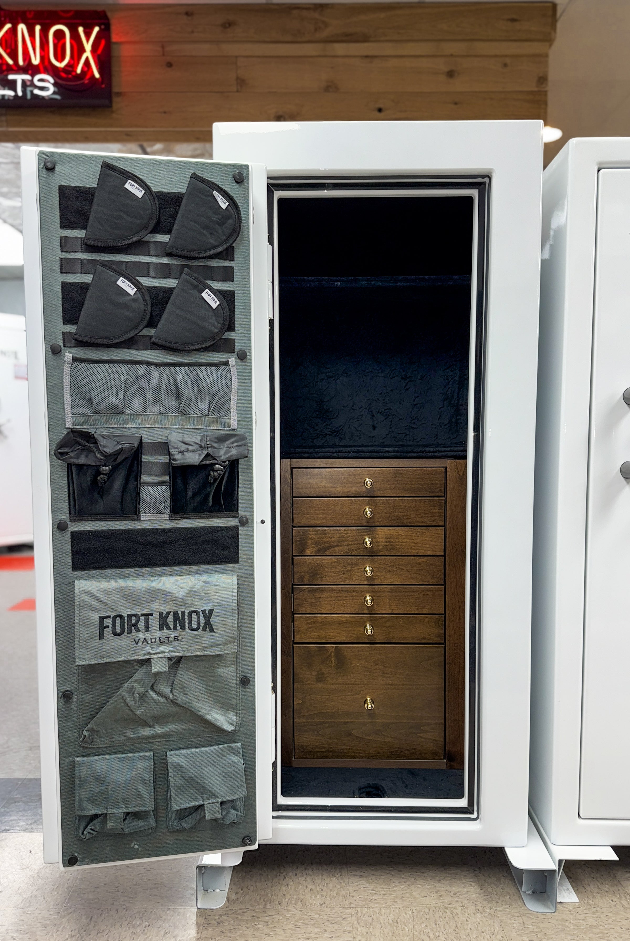 Fort Knox Protector Jewelry 6026•SOLD – Security Centers Inc.